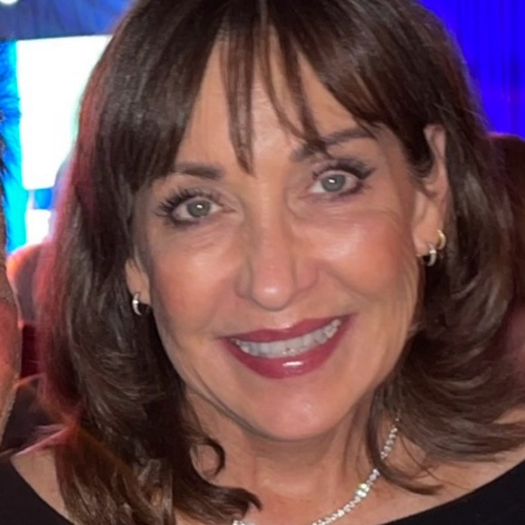 Meet your Posher, Robin - Picture 1 of 1